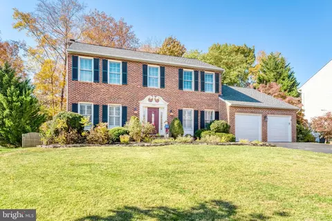 15277 Surrey House Way, Centreville, VA 20120