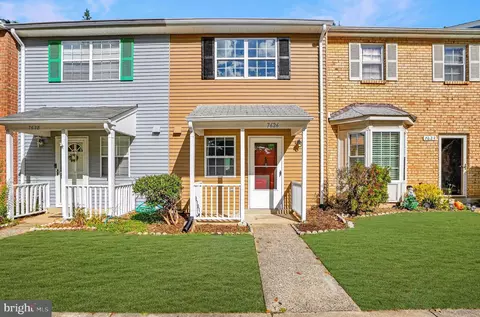 7626 Lee Landing Dr, Falls Church, VA 22043