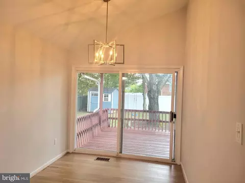 6024 Frontier Dr, Springfield, VA 22150 photo 4