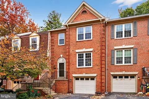5820 Iron Willow Ct, Alexandria, VA 22310