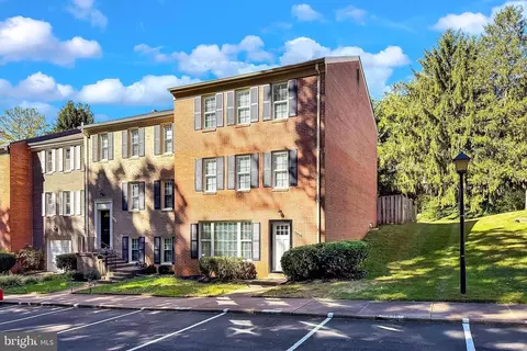 5848 Kara Pl, Burke, VA 22015