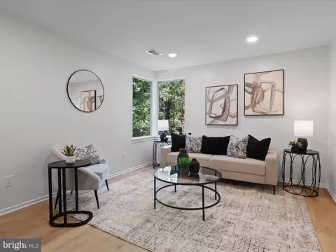 Living - 11709 Summerchase Cir #D, Reston, VA 20194 photo 1 of 2