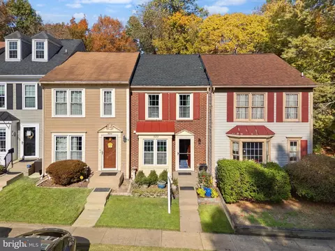 7652 Northern Oaks Ct, Springfield, VA 22153