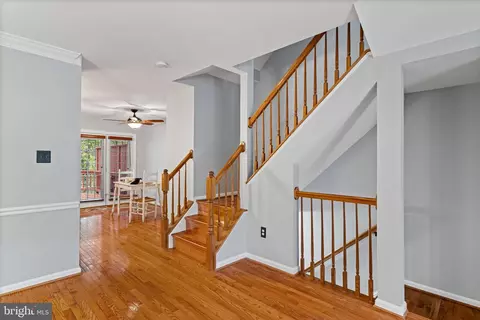 Entry Way - 8852 Eagle Rock Ln, Springfield, VA 22153 photo 2 of 3