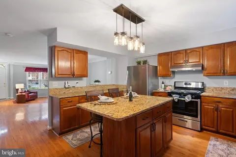 Kitchen - 8852 Eagle Rock Ln, Springfield, VA 22153 photo 4 of 4
