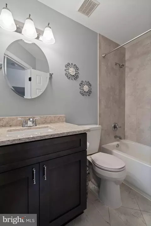 Bath - 8852 Eagle Rock Ln, Springfield, VA 22153 photo 5 of 8