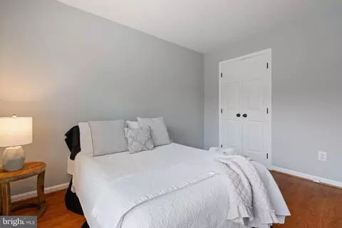 Bedroom - 8852 Eagle Rock Ln, Springfield, VA 22153 photo 5 of 6