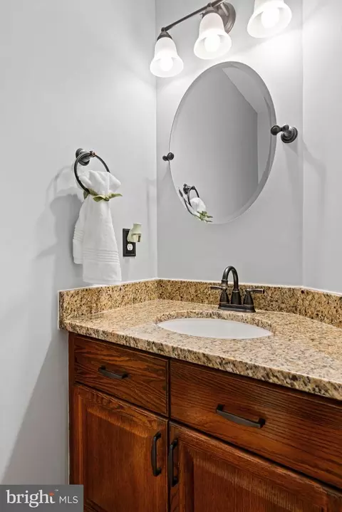 Bath - 8852 Eagle Rock Ln, Springfield, VA 22153 photo 1 of 8