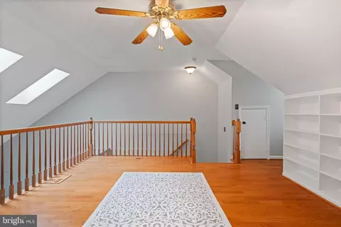Entry Way - 8852 Eagle Rock Ln, Springfield, VA 22153 photo 3 of 3
