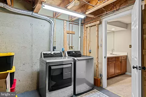 Other - 8852 Eagle Rock Ln, Springfield, VA 22153 photo 15 of 15