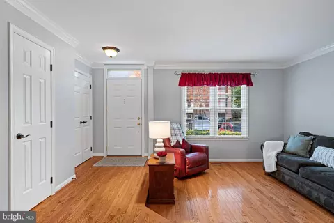 Entry Way - 8852 Eagle Rock Ln, Springfield, VA 22153 photo 1 of 3
