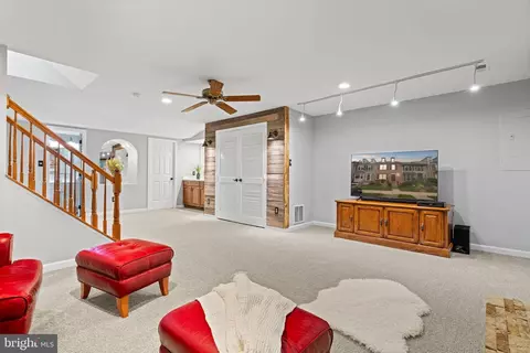 Other - 8852 Eagle Rock Ln, Springfield, VA 22153 photo 10 of 15