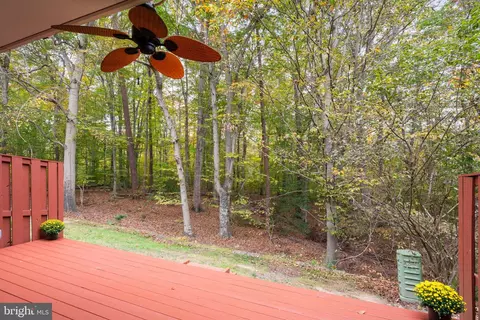 Exterior - 8852 Eagle Rock Ln, Springfield, VA 22153 photo 5 of 11