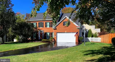 4904 Elsa Ct, Fairfax, VA 22030