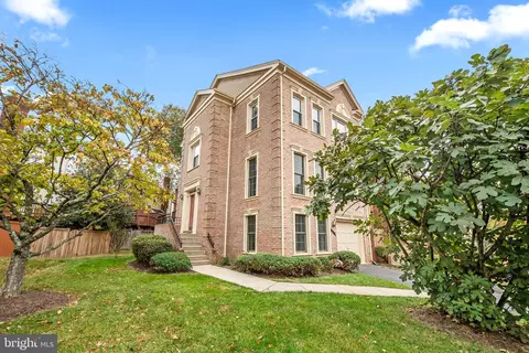 Exterior - 8019 Tanworth Ct, Springfield, VA 22152 photo 2 of 7