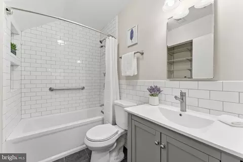 Bath - 11309 Gatesborough Ln, Reston, VA 20191 photo 1 of 2