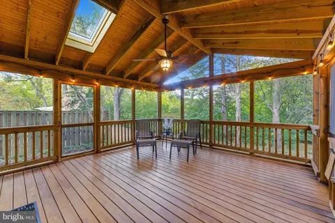 Exterior - 11309 Gatesborough Ln, Reston, VA 20191 photo 8 of 20