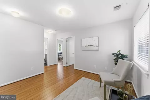 Entry Way - 11309 Gatesborough Ln, Reston, VA 20191 photo 3 of 4
