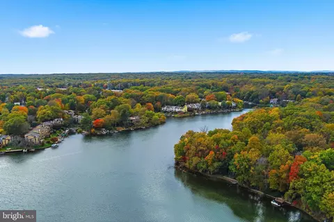 View/Area - 11309 Gatesborough Ln, Reston, VA 20191 photo 5 of 9