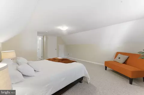 Bedroom - 11309 Gatesborough Ln, Reston, VA 20191 photo 8 of 9