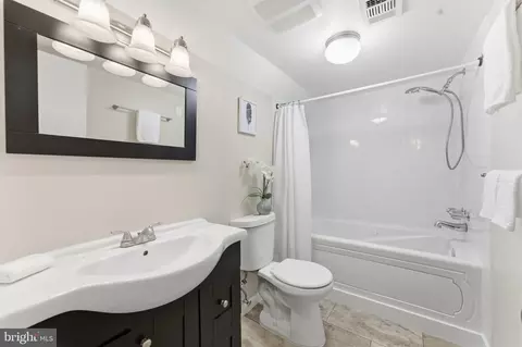 Bath - 11309 Gatesborough Ln, Reston, VA 20191 photo 2 of 2