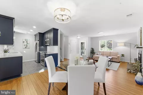 Dining - 11309 Gatesborough Ln, Reston, VA 20191 photo 3 of 4