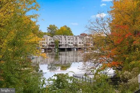 View/Area - 11309 Gatesborough Ln, Reston, VA 20191 photo 8 of 9