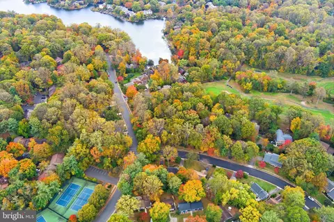 View/Area - 11309 Gatesborough Ln, Reston, VA 20191 photo 3 of 9