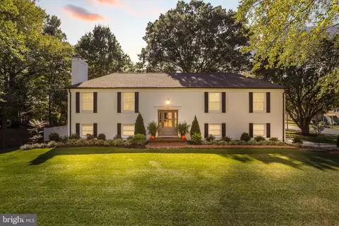4207 Scotland Rd, Alexandria, VA 22309