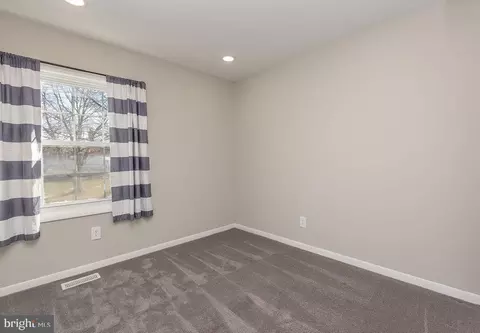 Bedroom - 811 Fall Pl, Herndon, VA 20170 photo 1 of 5