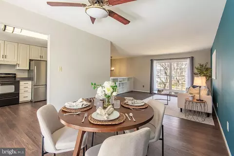 Dining - 811 Fall Pl, Herndon, VA 20170 photo 2 of 2
