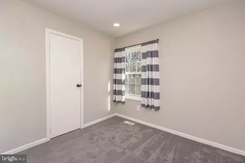 Bedroom - 811 Fall Pl, Herndon, VA 20170 photo 3 of 5