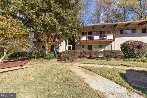 4317 Americana Dr #203, Annandale, VA 22003