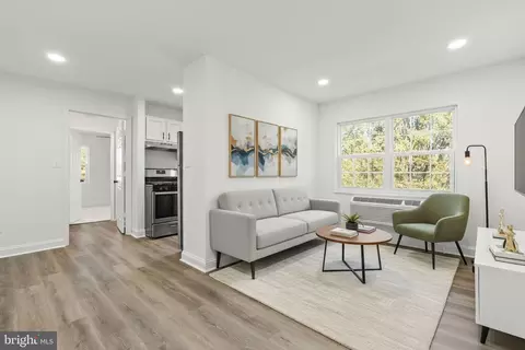 2237 Farrington Ave #06-204, Alexandria, VA 22303