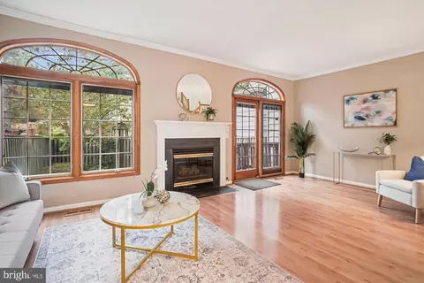 Living - 8715 Wadebrook Ter, Springfield, VA 22153 photo 2 of 7