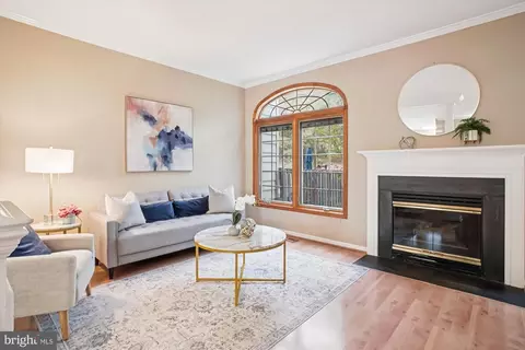 Living - 8715 Wadebrook Ter, Springfield, VA 22153 photo 1 of 7