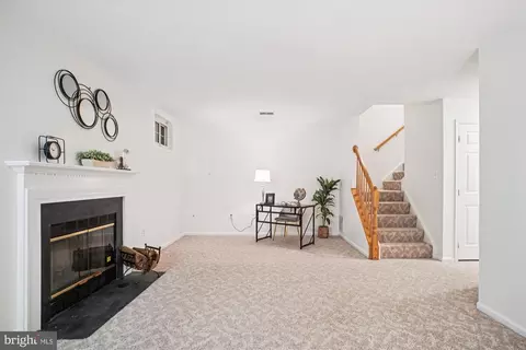 Living - 8715 Wadebrook Ter, Springfield, VA 22153 photo 5 of 7