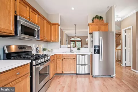 Kitchen - 8715 Wadebrook Ter, Springfield, VA 22153 photo 3 of 3