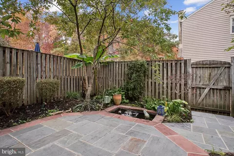 Exterior - 8715 Wadebrook Ter, Springfield, VA 22153 photo 4 of 4