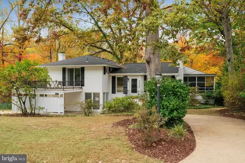 3422 Barger Dr, Falls Church, VA 22044