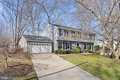 865 Moffett Forge Rd, Herndon, VA 20170