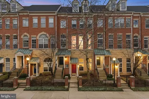 1934 Crescent Park Dr #28-A, Reston, VA 20190