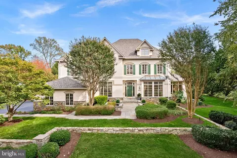 2793 Marshall Lake Dr, Oakton, VA 22124