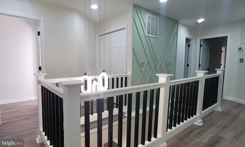 Entry Way - 6828 Ridgeway Dr, Springfield, VA 22150 photo 9 of 25