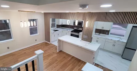 Entry Way - 6828 Ridgeway Dr, Springfield, VA 22150 photo 20 of 25
