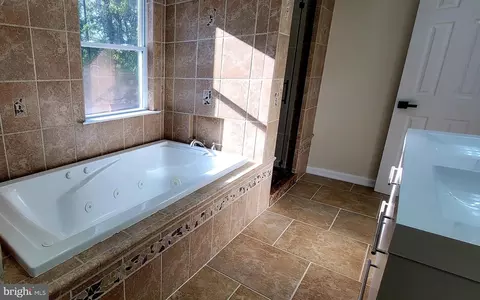 Entry Way - 6828 Ridgeway Dr, Springfield, VA 22150 photo 10 of 25