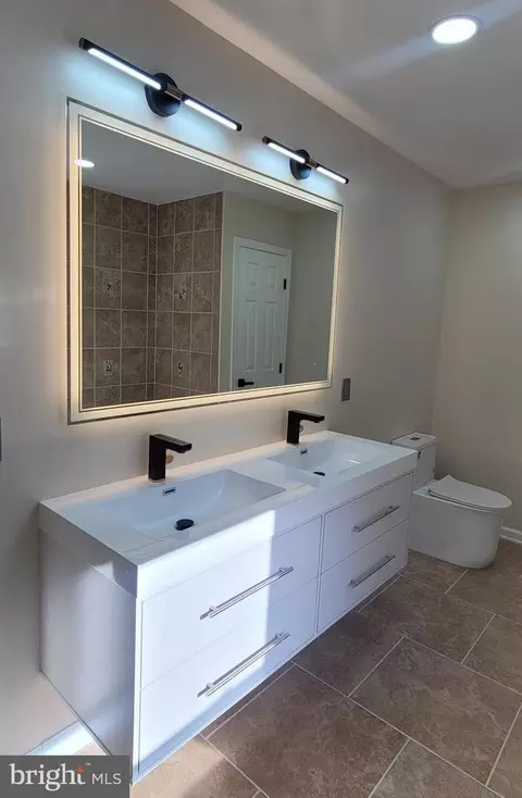 Bath - 6828 Ridgeway Dr, Springfield, VA 22150 photo 12 of 18