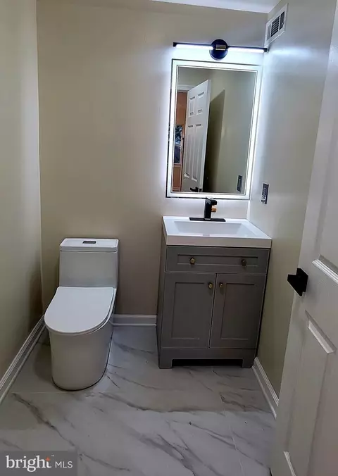 Bath - 6828 Ridgeway Dr, Springfield, VA 22150 photo 13 of 18