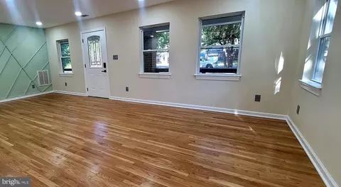 Living - 6828 Ridgeway Dr, Springfield, VA 22150 photo 4 of 5