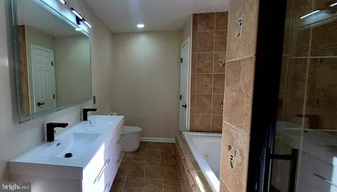 Entry Way - 6828 Ridgeway Dr, Springfield, VA 22150 photo 11 of 25